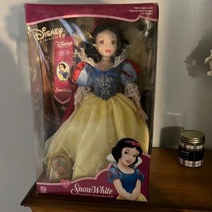 Disney princess (Snow White) keepsake doll